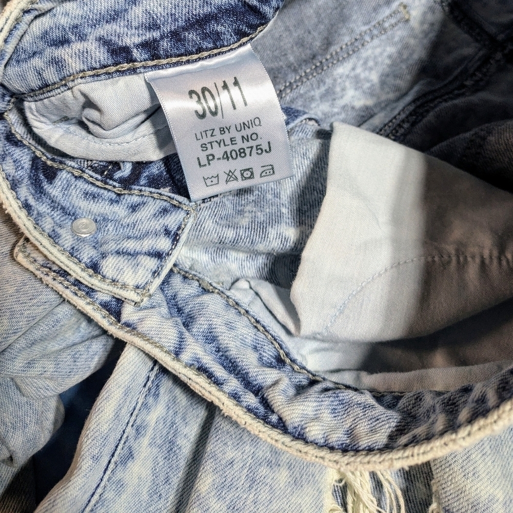 Distressed Wide-Leg Jeans | High Rise,‎ Acid-Wash | Street Style Uniq by Litz - Picture 6 of 10